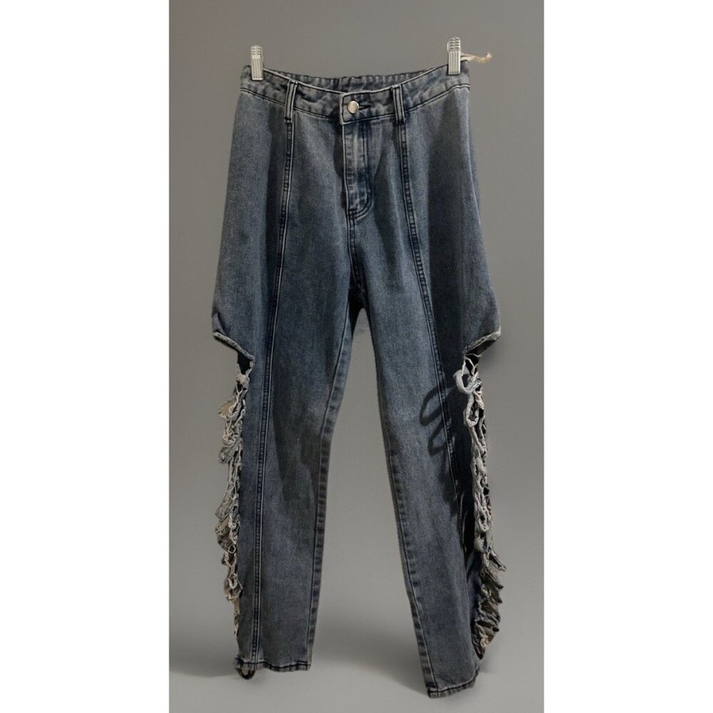 Composition 90’s distressed Women’s Jeans Size Small Loose Fit Ripped Jeans.